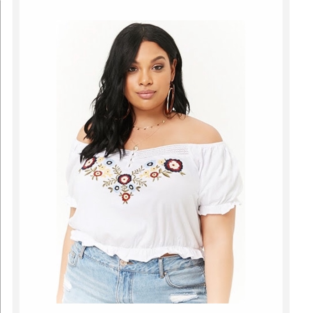 Plus Size Embroidery crop top